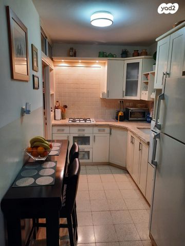 דירה, אדמונית 19, גני אביב, לוד