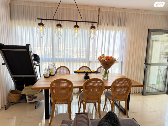 דירה, רחובות החדשה, רחובות