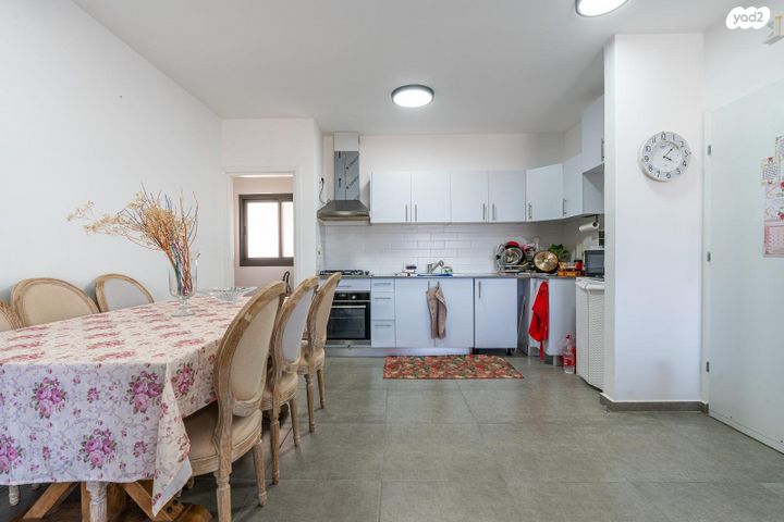 דירה, שדרות מנחם בגין, גבעת אולגה, חדרה