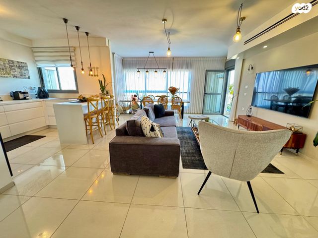 דירה, רחובות החדשה, רחובות