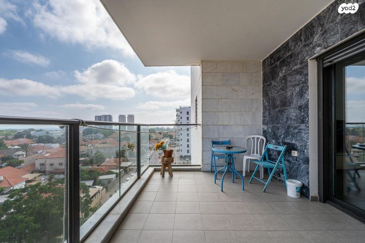 דירה, שדרות מנחם בגין, גבעת אולגה, חדרה