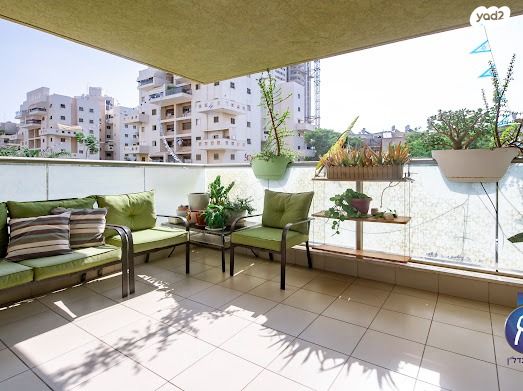 דירה, נווה גן, פתח תקווה