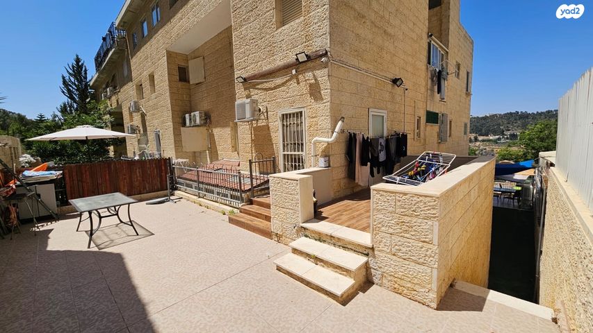 דירת גן, רפאל דה לה פרגולה, גילה, ירושלים