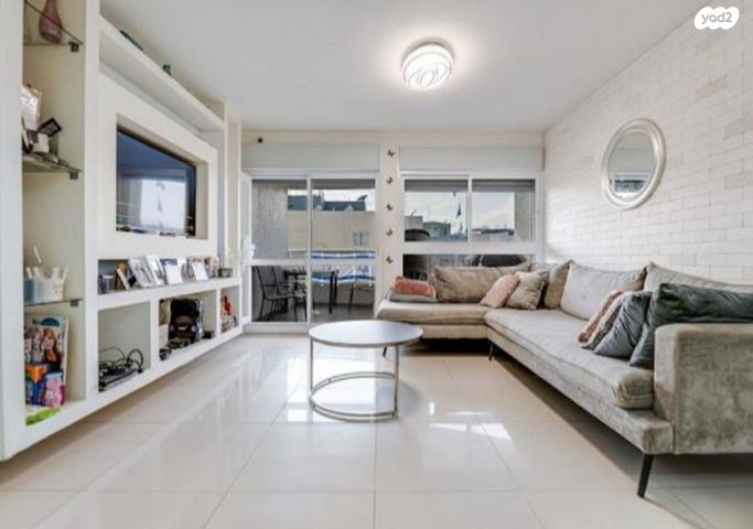 דירה, התזמורת, נאות אשלים, ראשון לציון