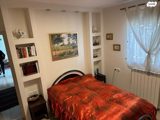 דירה, אברהם פררה, הולילנד, ירושלים