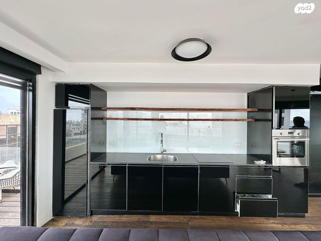 דופלקס, תל אביב יפו