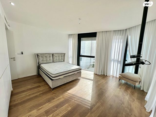 דופלקס, תל אביב יפו