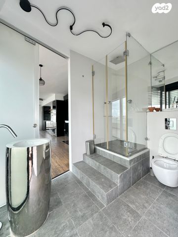 דופלקס, תל אביב יפו