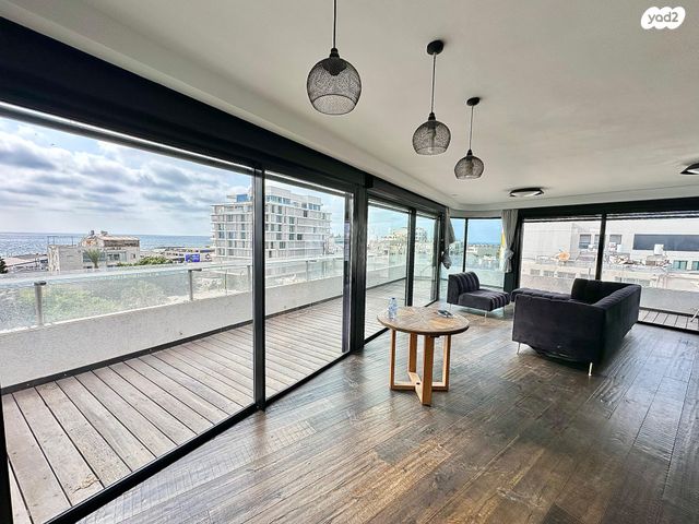 דופלקס, תל אביב יפו