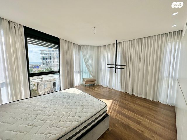 דופלקס, תל אביב יפו