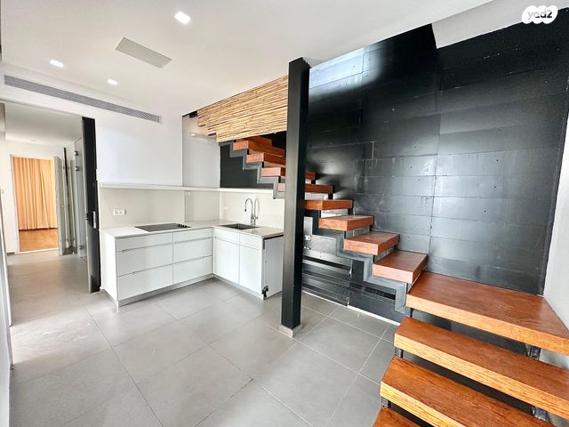 דופלקס, תל אביב יפו