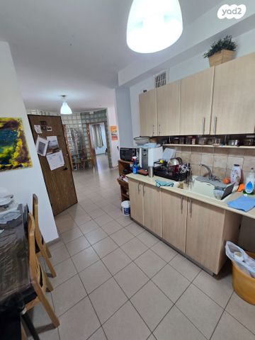 דירה, דרך אבא הלל, חרוזים, רמת גן