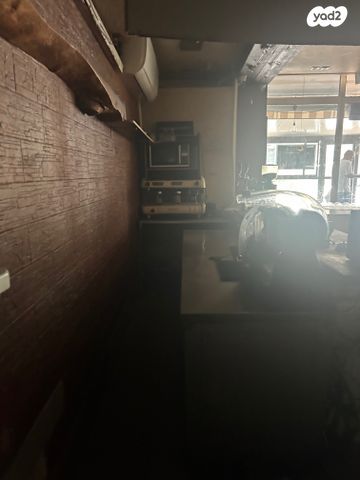 חנויות/ שטח מסחרי, רחובות