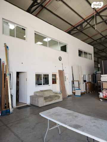 מחסנים, חמזה, כפר קאסם