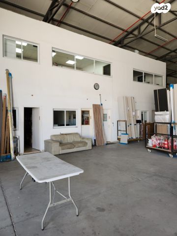 מחסנים, חמזה, כפר קאסם