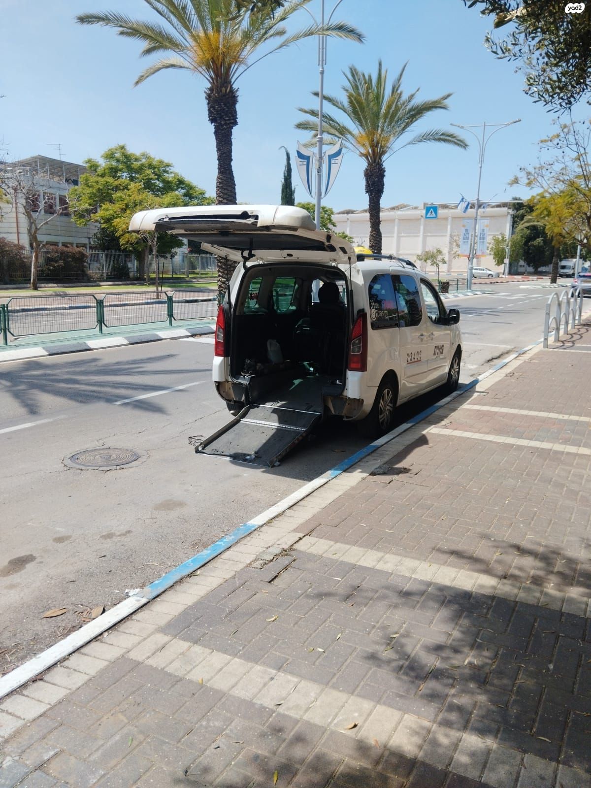 מודעת רכב סיטרואן ברלינגו