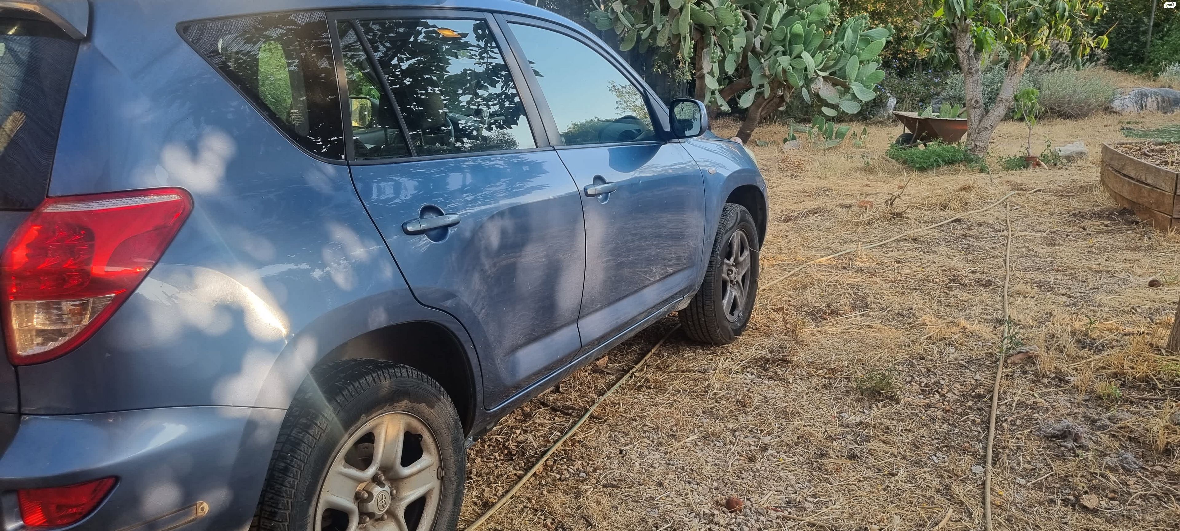 מודעת רכב טויוטה RAV4