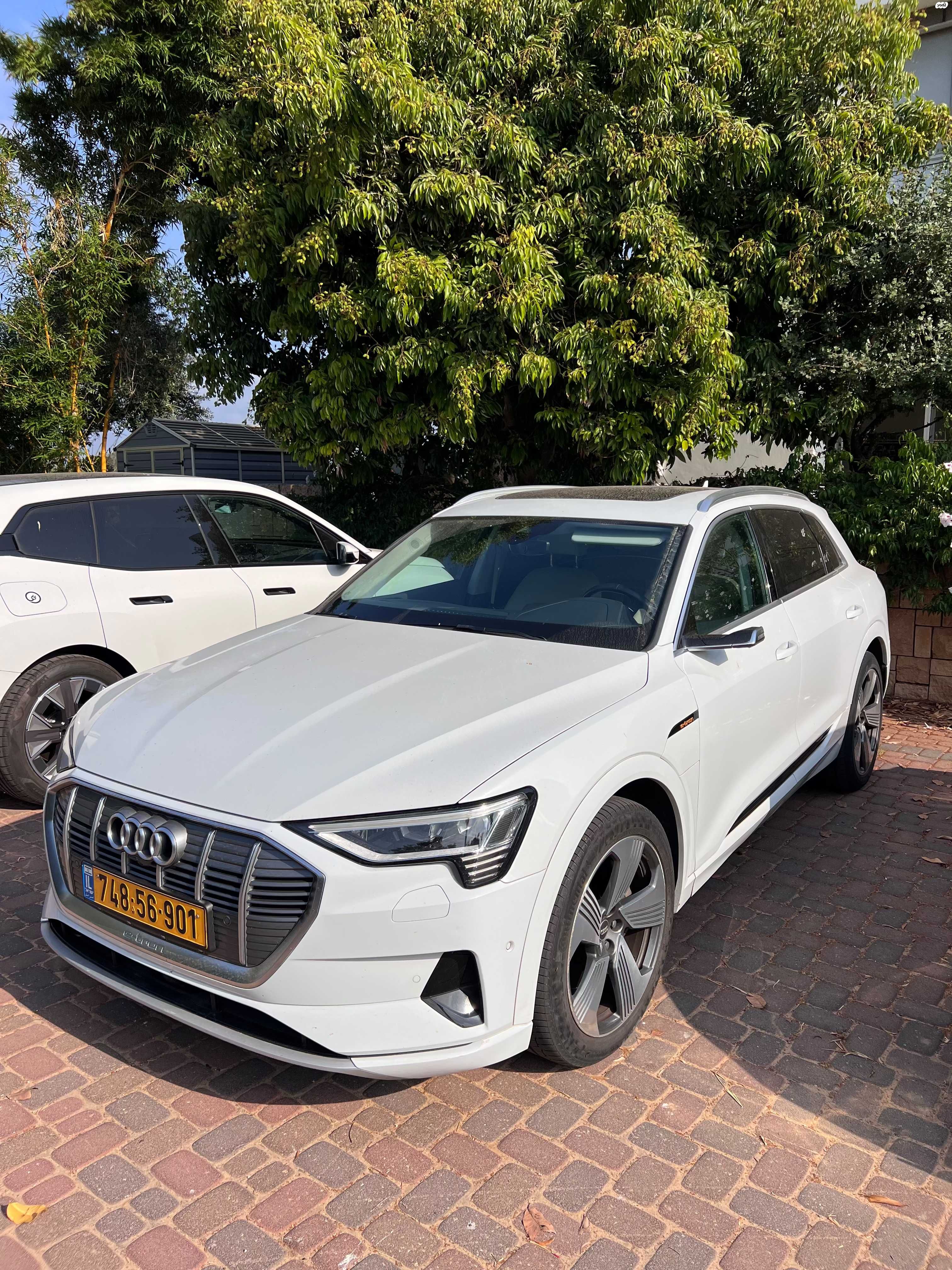 מודעת רכב אאודי E-tron
