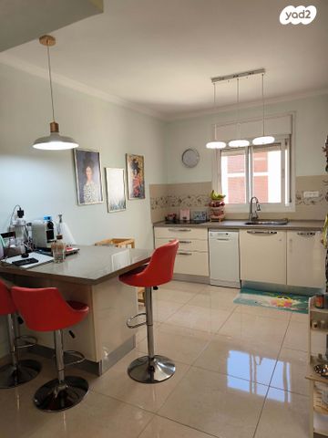 דירה, משה קהירי, רמות הרכס, באר שבע