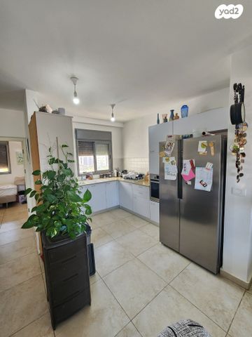 גג/ פנטהאוז, שוהם 40, אבני חן, חריש