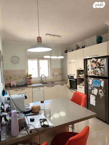 דירה, משה קהירי, רמות הרכס, באר שבע