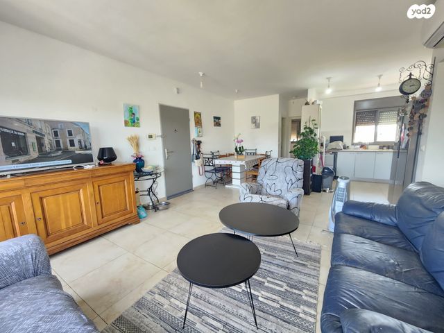 גג/ פנטהאוז, שוהם 40, אבני חן, חריש