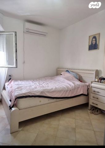 דירה, שלמה בן יוסף, ארמון הנציב, תלפיות מזרח, ירושלים