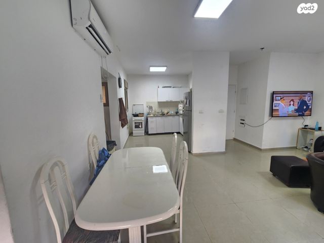 דירה, אבני חן, חריש