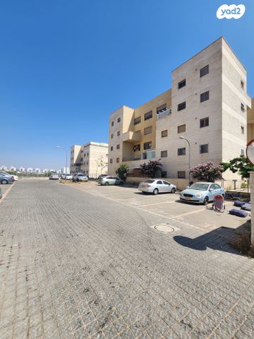 דירה, אבני חן, חריש