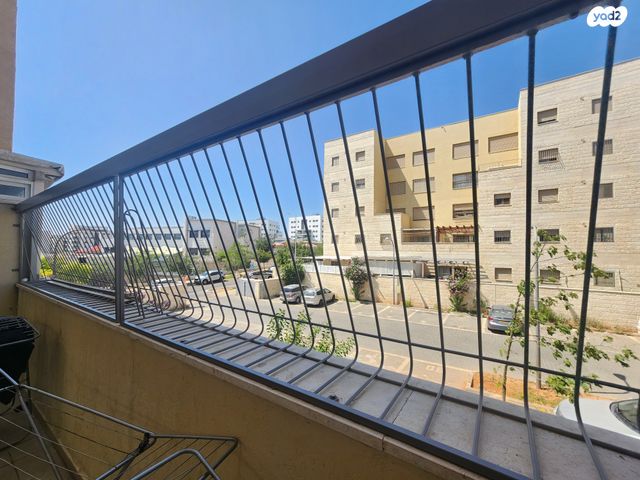 דירה, אבני חן, חריש