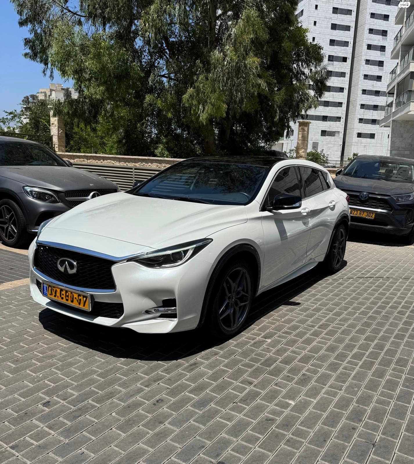 מודעת רכב אינפיניטי Q30