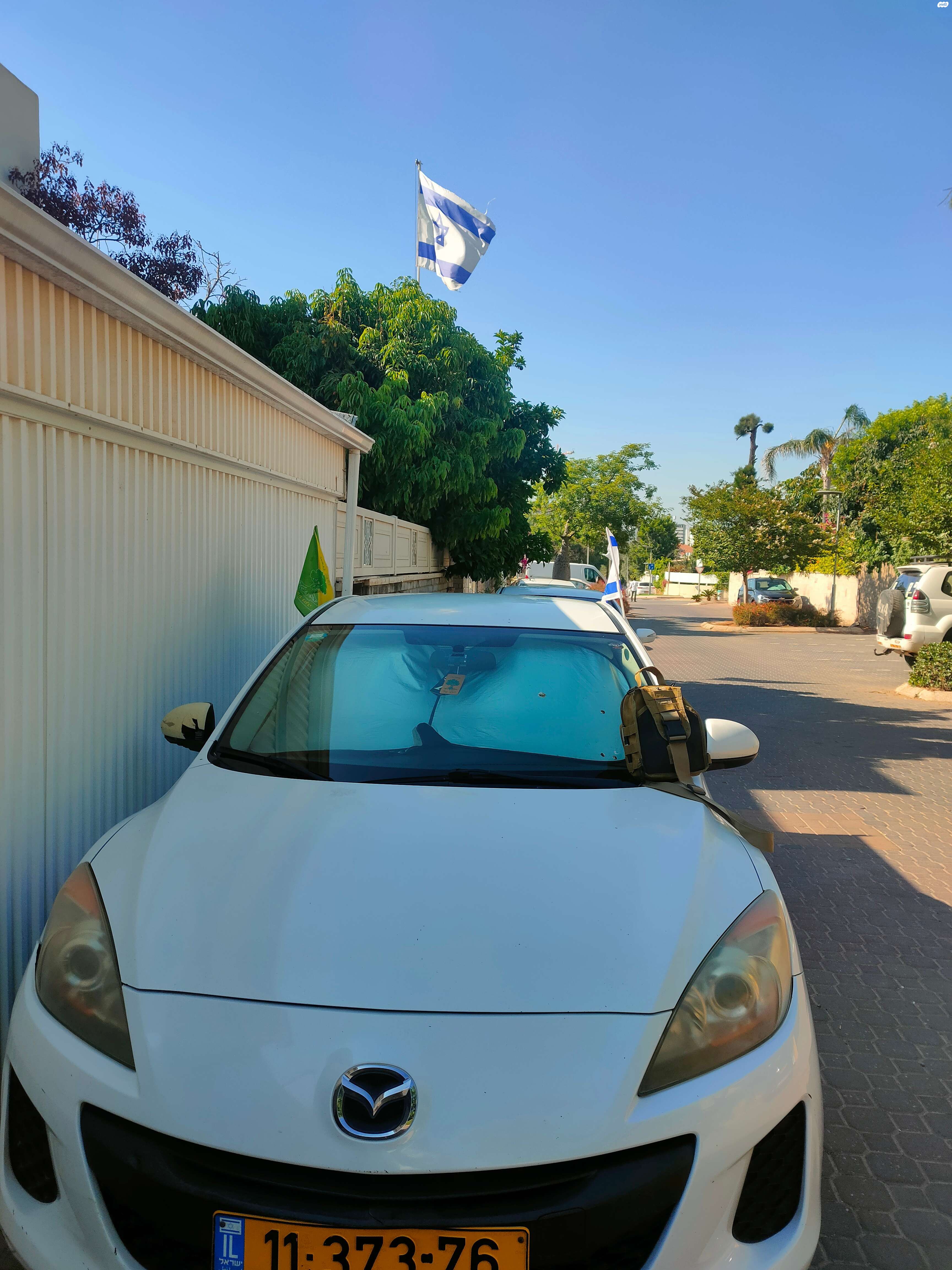 מודעת רכב מאזדה 3