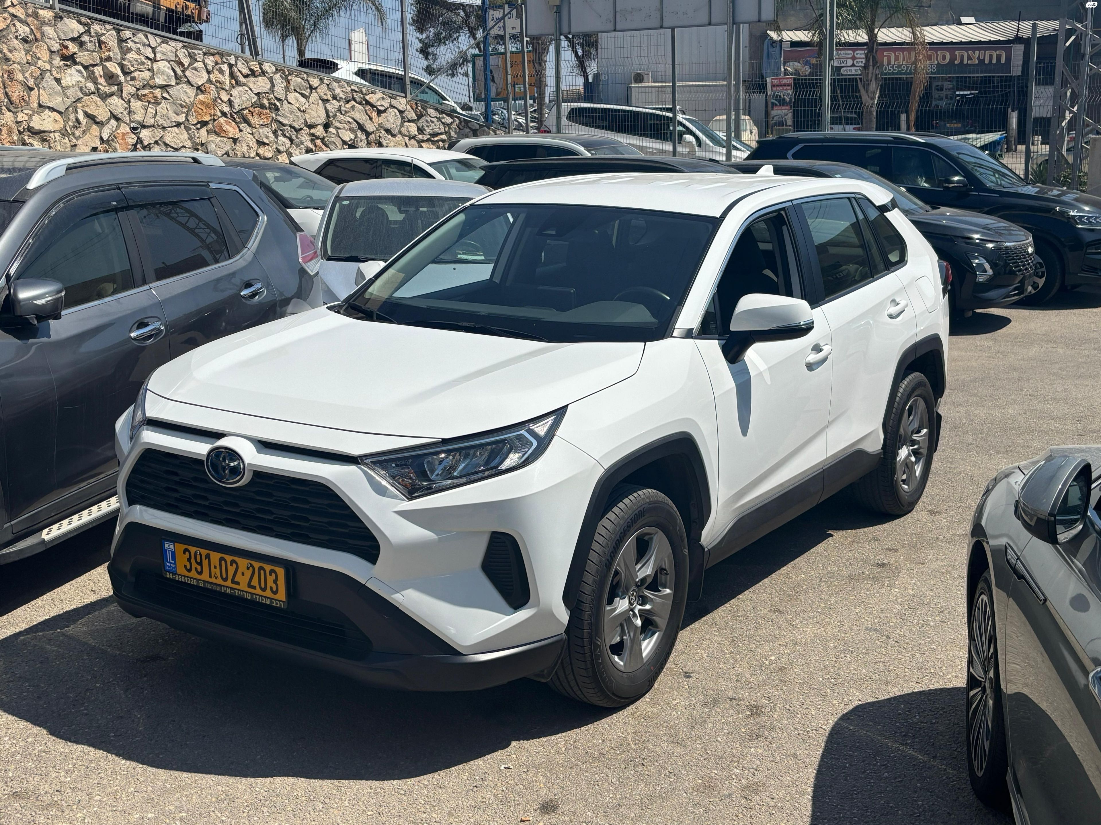 מודעת רכב טויוטה RAV4