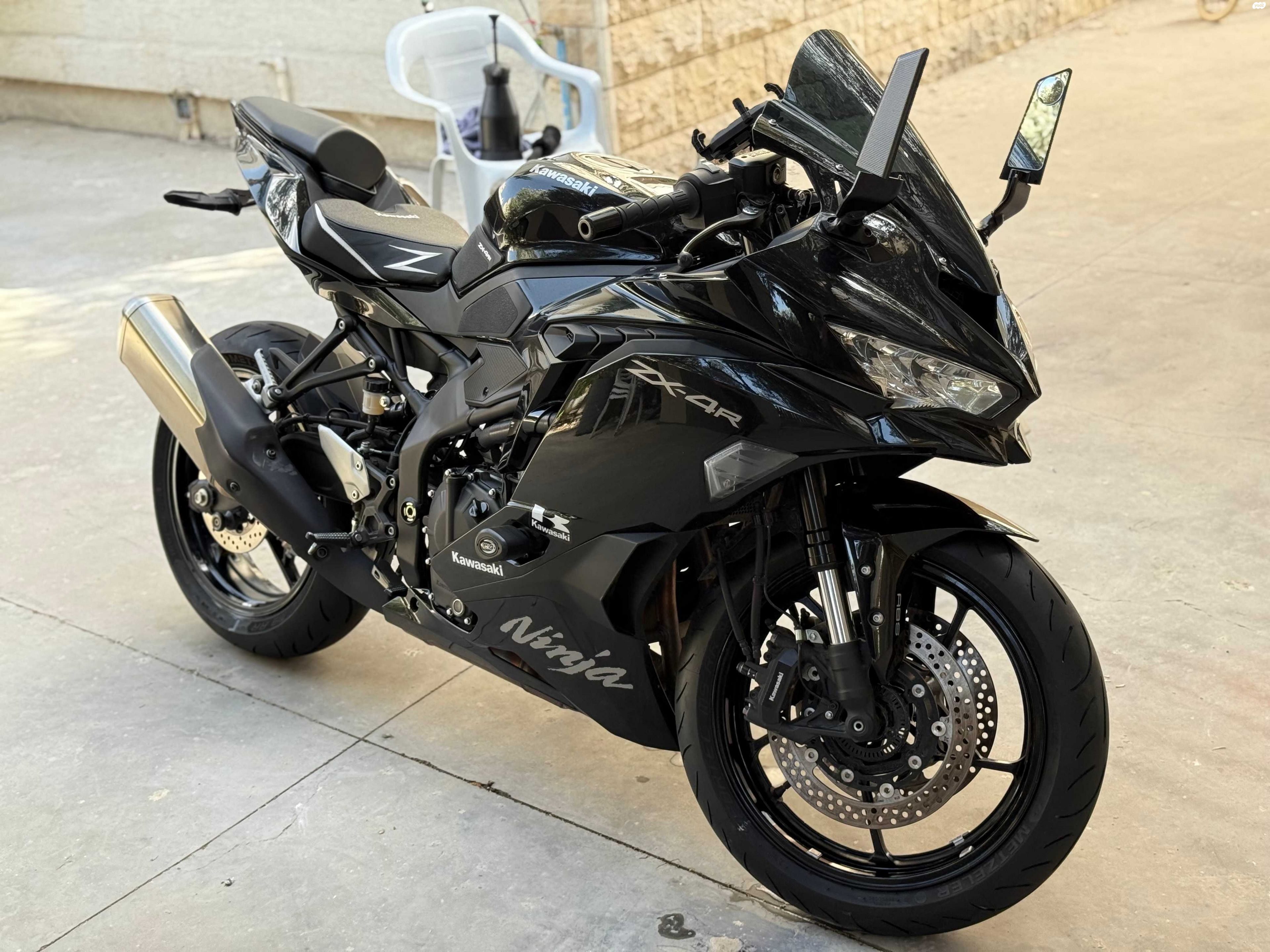 מודעת רכב קאוואסאקי ZX4R
