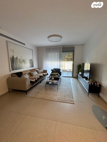 דירה, שקמים ואגמים, אשקלון