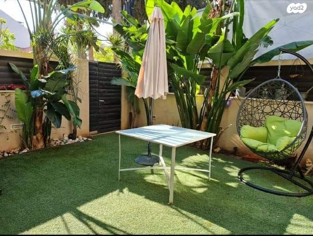 דירת גן, שדרות העצמאות, בית וקאנטרי, גיורא יוספטל, גבעת שמואל