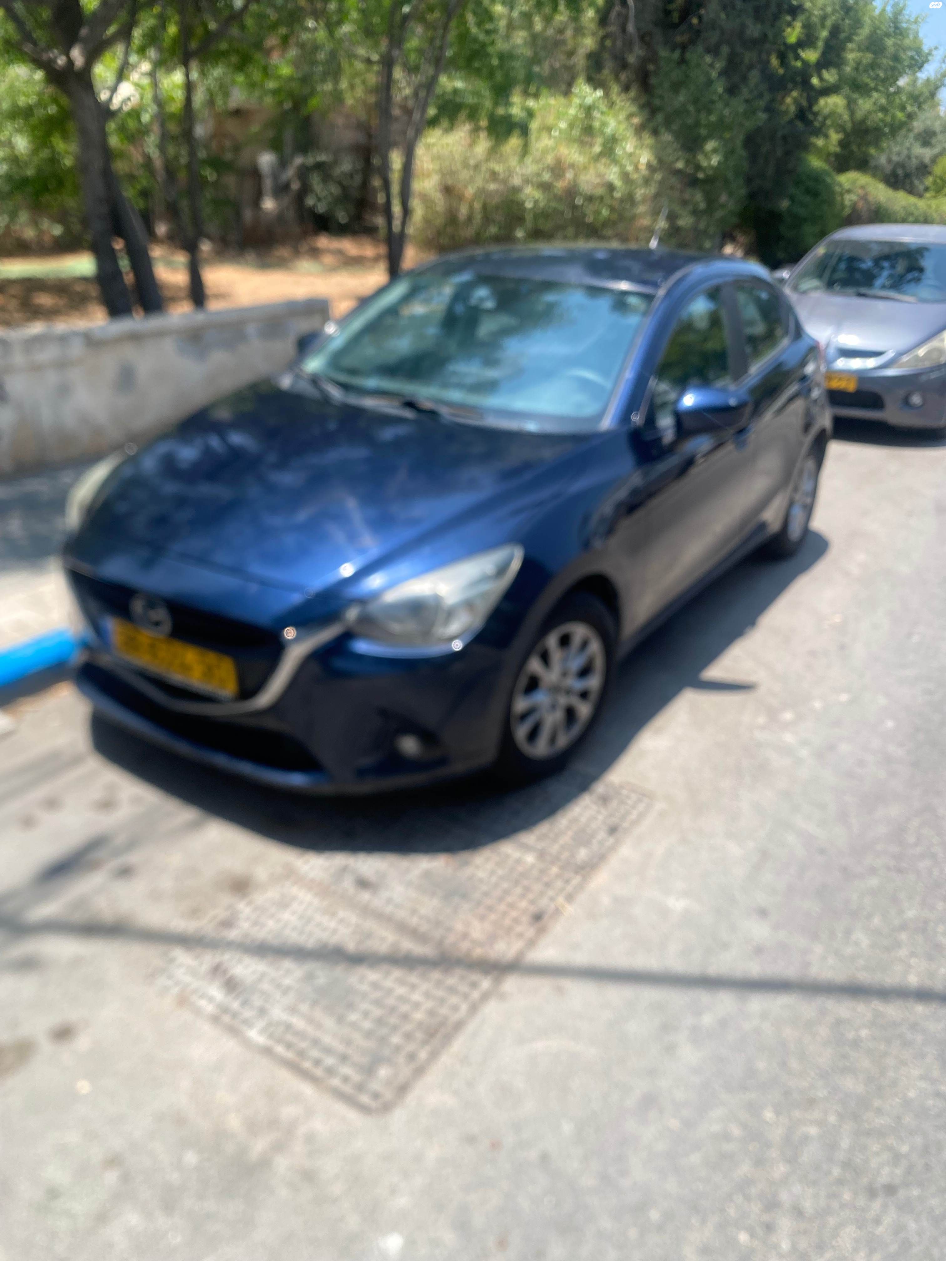 מודעת רכב מאזדה 2