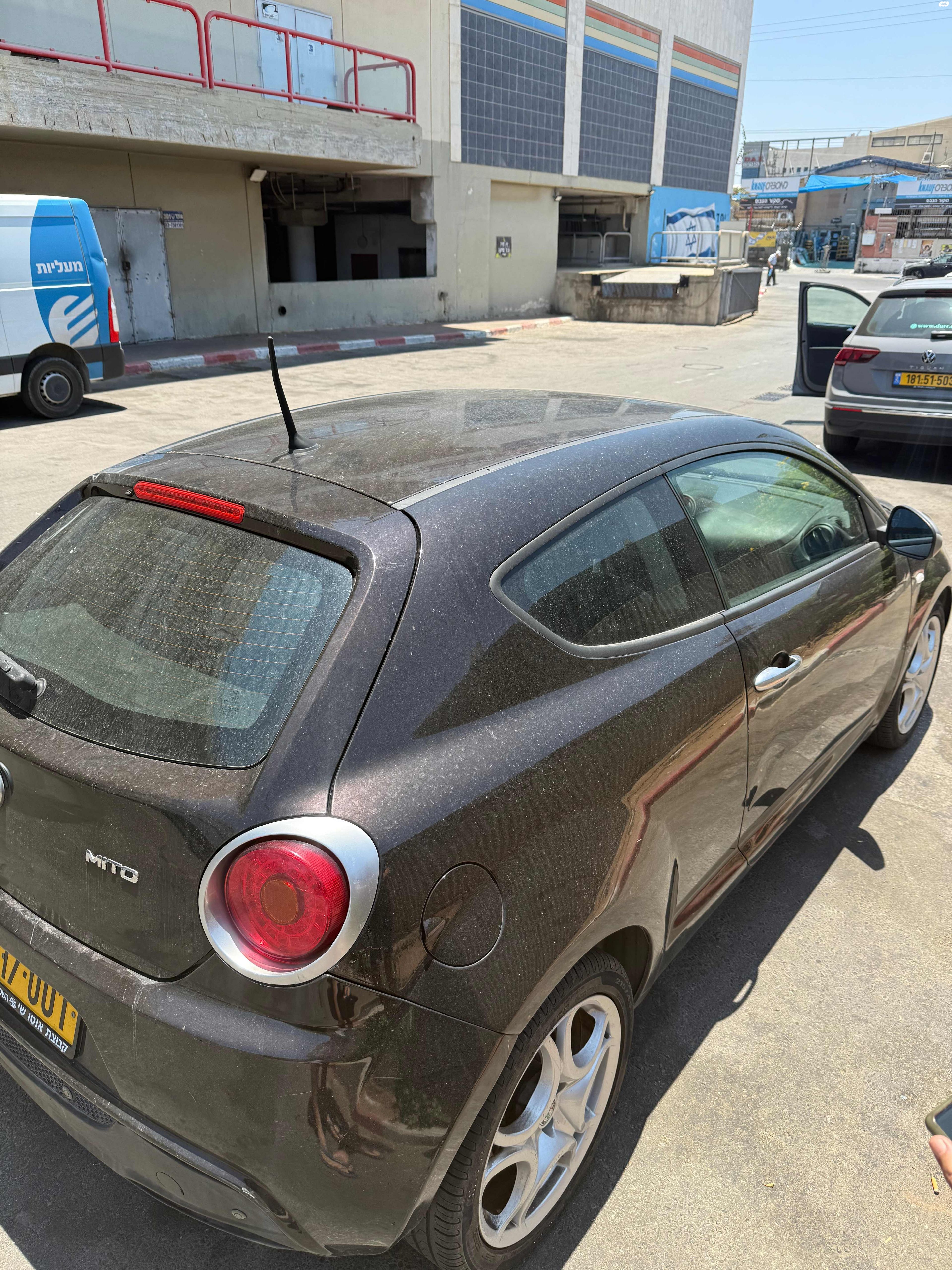 מודעת רכב אלפא רומיאו מיטו