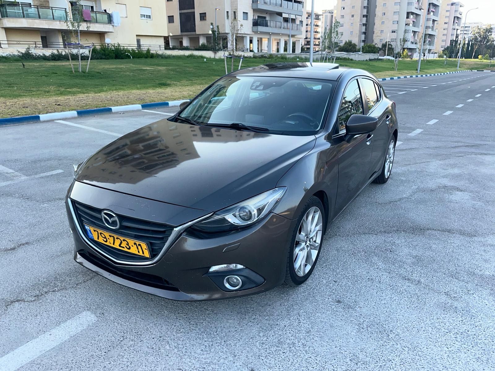 מודעת רכב מאזדה 3