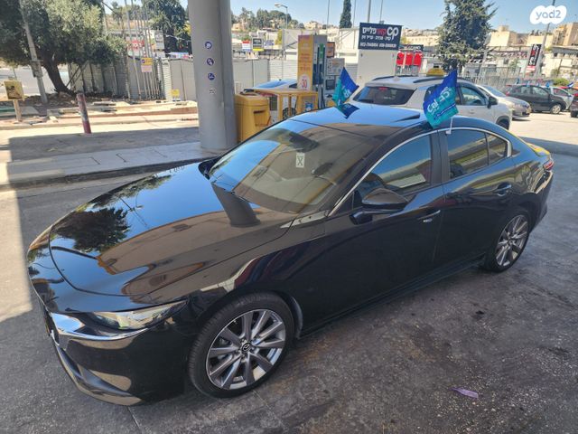 מודעת רכב מאזדה 3