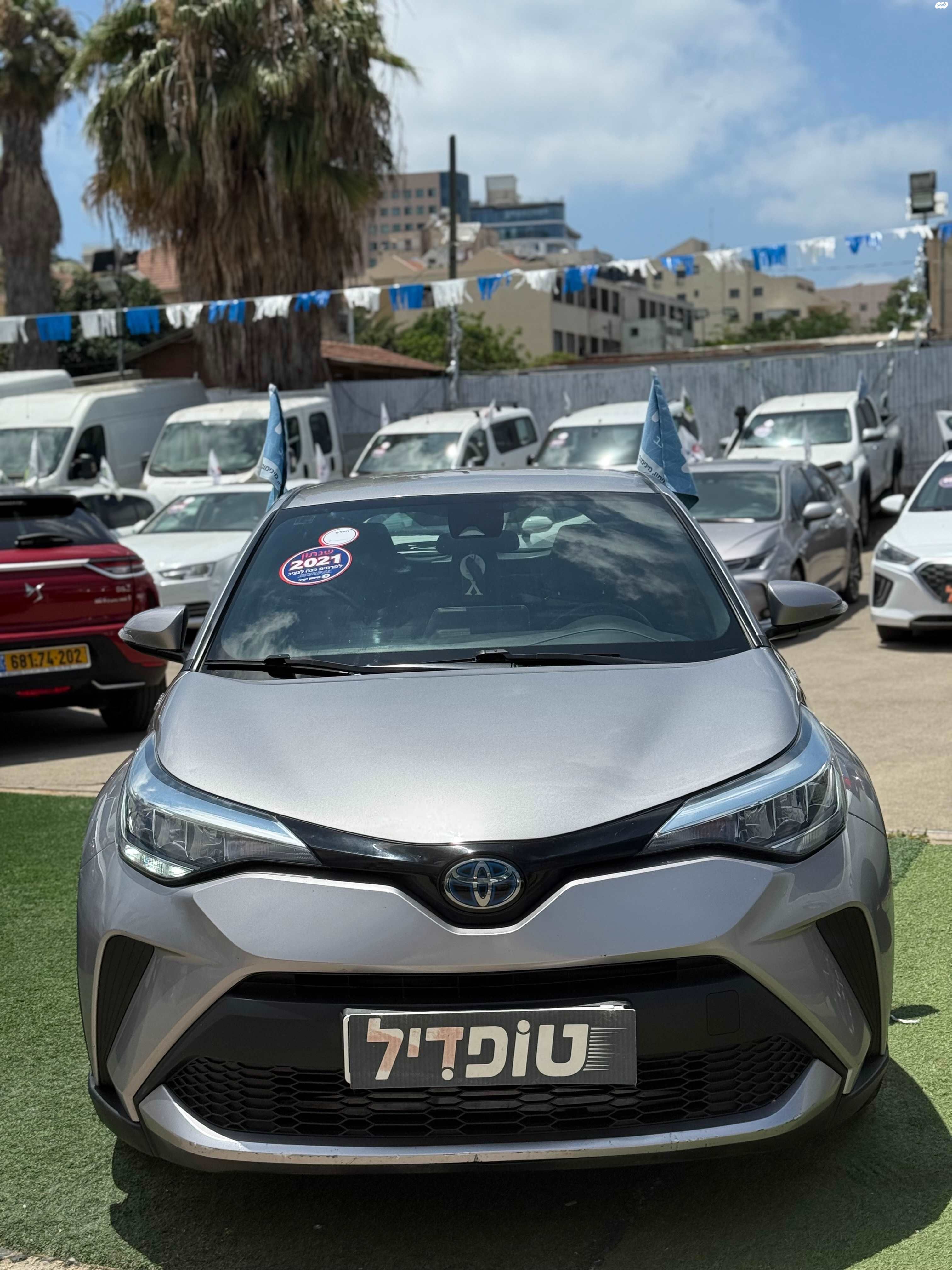 מודעת רכב טויוטה C-HR