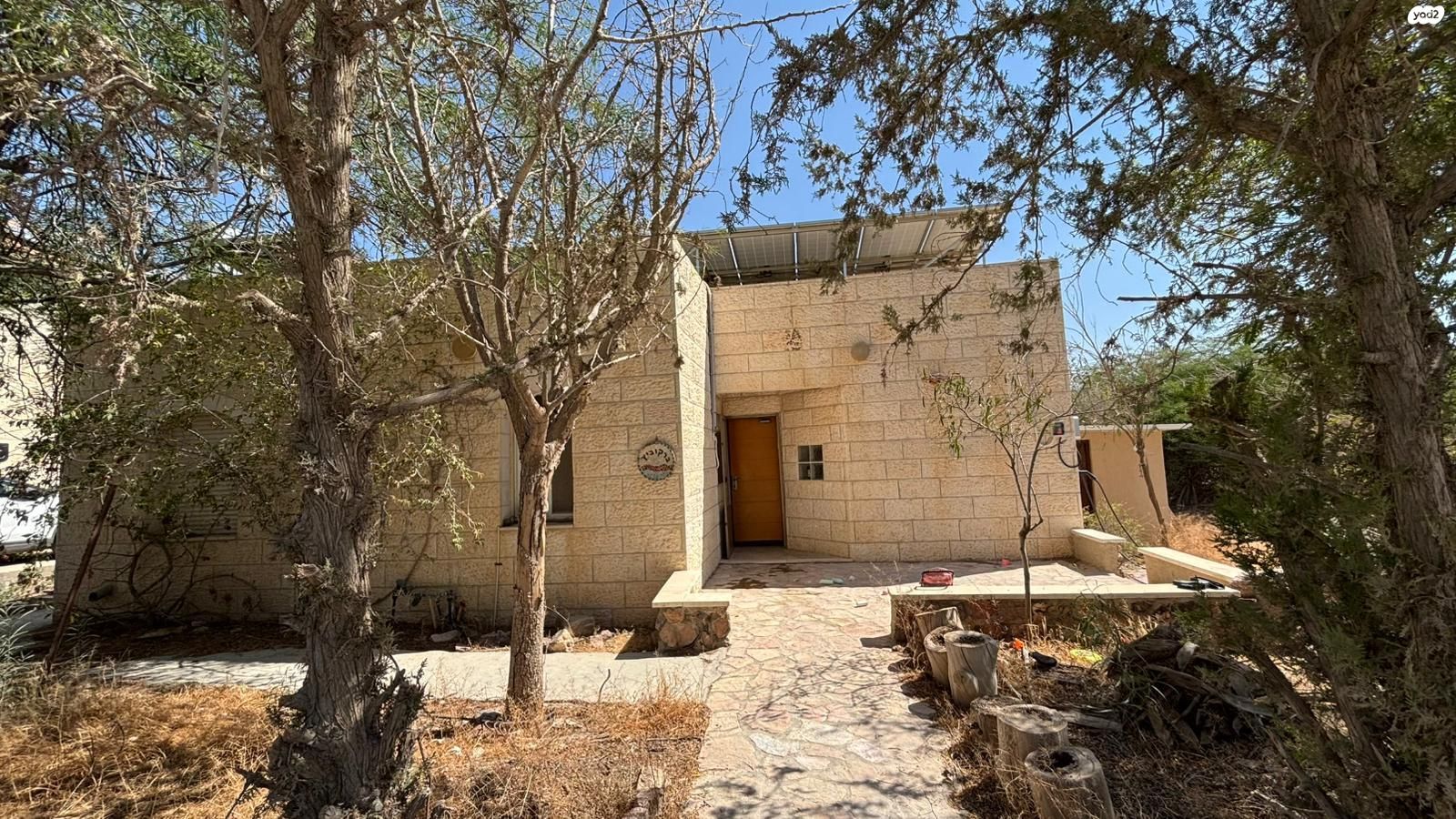 הצבאים 18