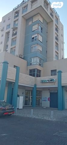 שדרות פנחס לבון 18