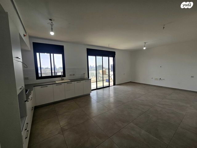 דירה, יהושוע אזולאי, נווה שרון / שער העיר, נתיבות