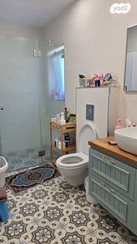 דירת גן, עת הזמיר, מגדים, מעלה אדומים