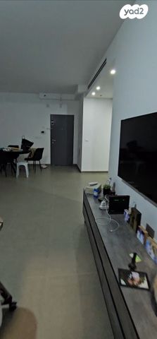 דירה, גאולה כהן, רמלה