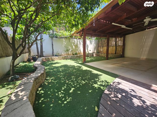 בית פרטי/ קוטג', הר תבור, הפארק, כפר סבא