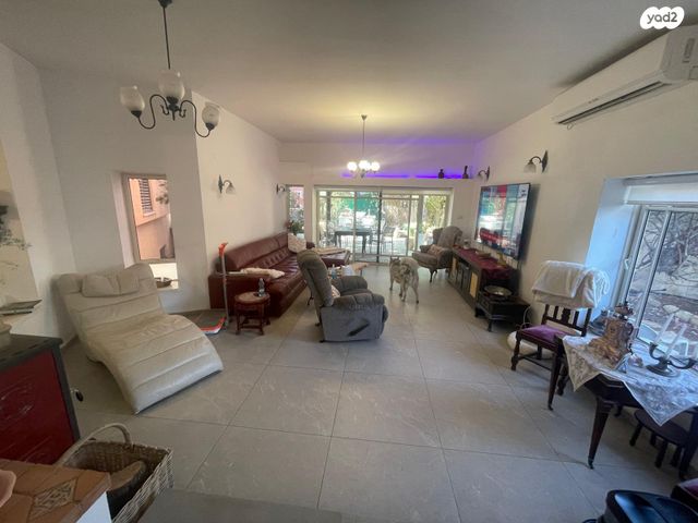 בית פרטי/ קוטג', בית אריה / עופרים