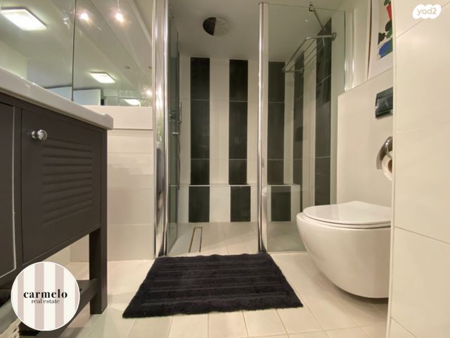 דירה, אלי לנדאו, הרצליה