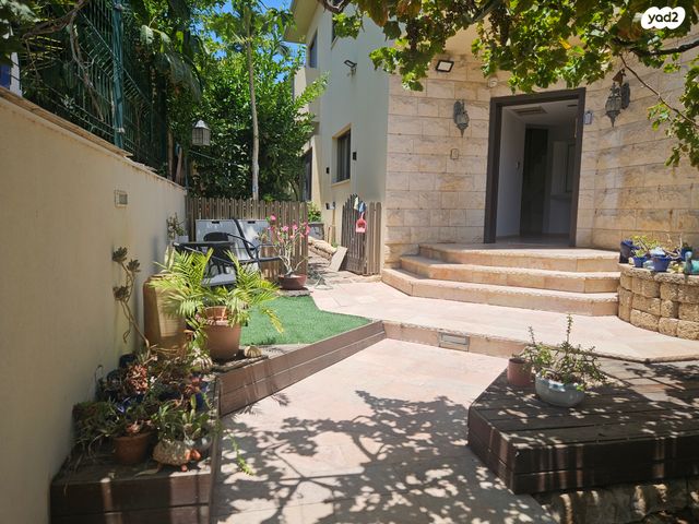 בית פרטי/ קוטג', הר תבור, הפארק, כפר סבא